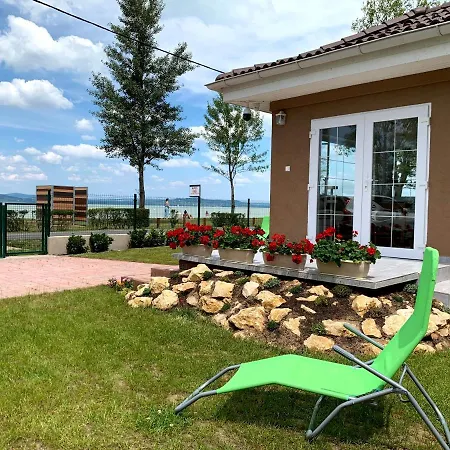 Exclusive Beachfront Willa Fonyód