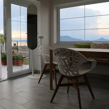 Exclusive Beachfront Βίλα